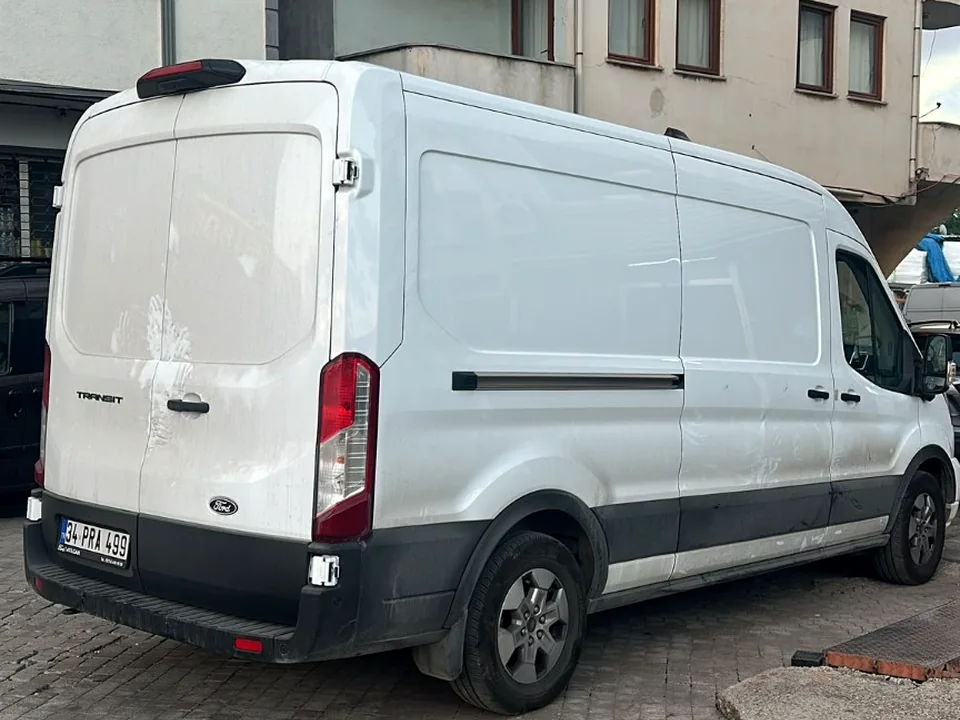 Bakır Oto Lastik 7/24 mobil servis aracı