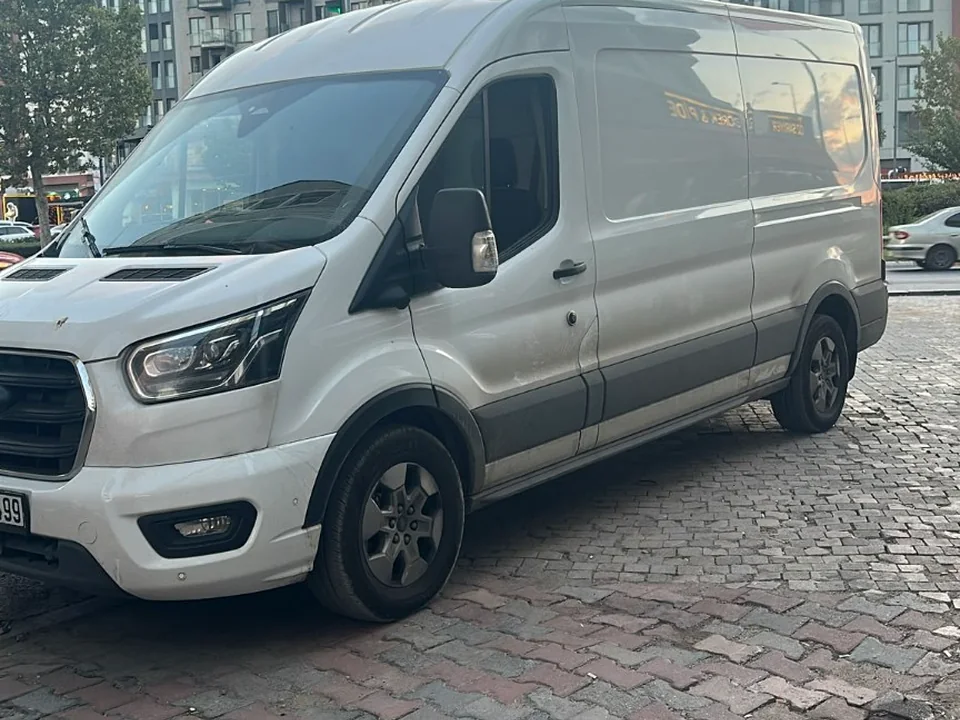 Bakır Oto Lastik yerinde lastik destek aracı